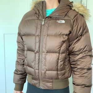 Brown short The North Face puffer jacket